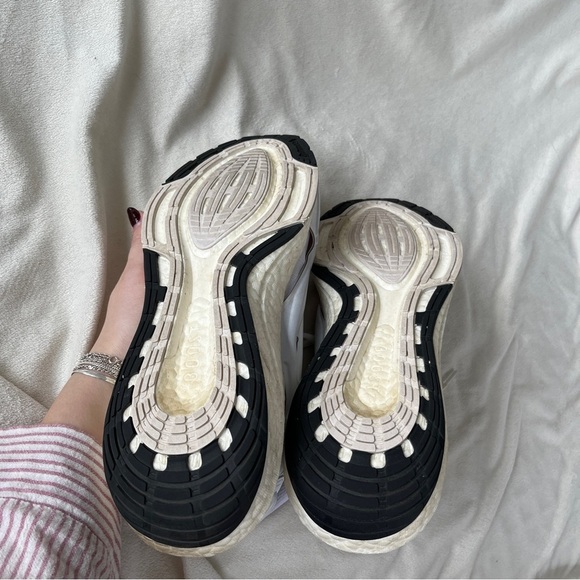 Adidas by Stella McCartney Women's Ultraboost 22 Elevated White Sneakers 10.5 - Picture 5 of 8